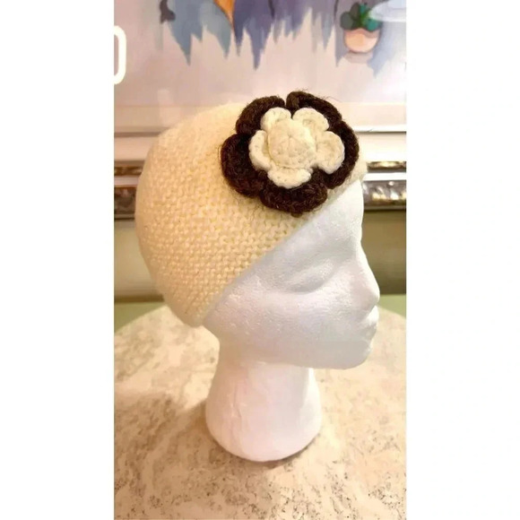 Vintage Handmade Knit Yarn Wool Kids Girls Hat Beanie Cream Flower - Picture 2 of 8